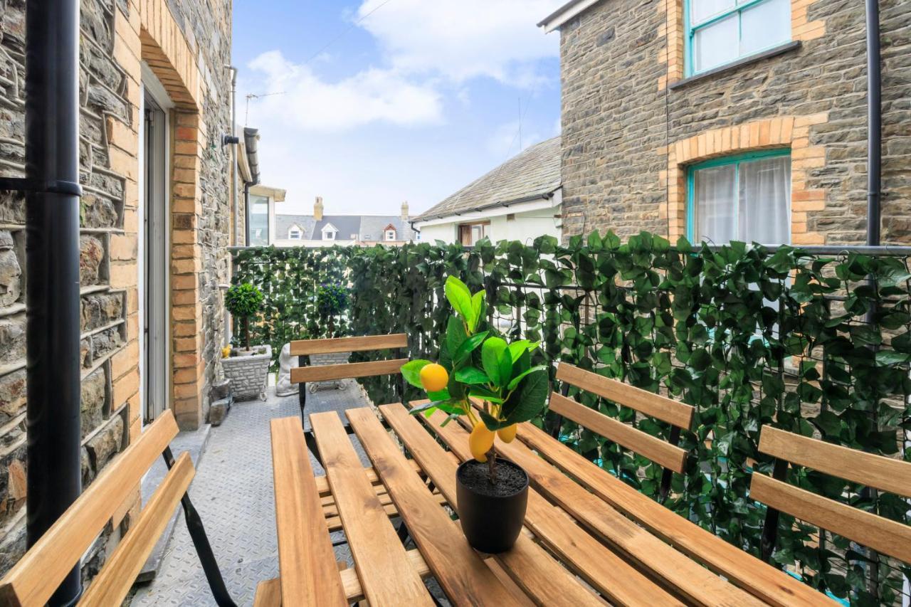 Seafront Apartment With Balcony, Parking And Sea Views Aberystwyth Exterior foto